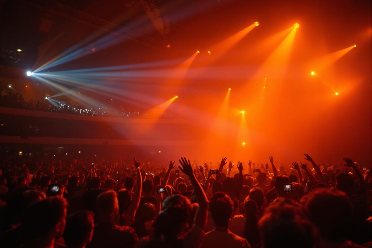 影视大全影迷见面会圆满举行，万名粉丝热情参与